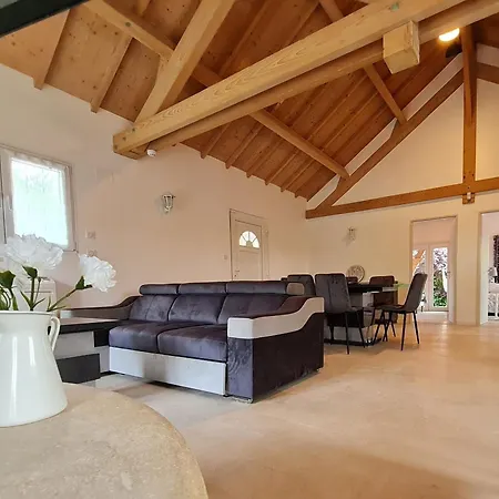 Gite Contemporain En Pleine Nature Avec Balcons, Terrasses Et Tout Confort, Petite Suisse Lorraine - Fr-1-584-323 *