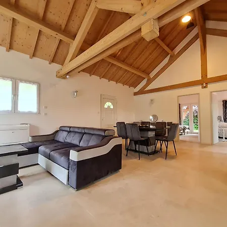 Gite Contemporain En Pleine Nature Avec Balcons, Terrasses Et Tout Confort, Petite Suisse Lorraine - Fr-1-584-323 Ferienhaus Jezainville